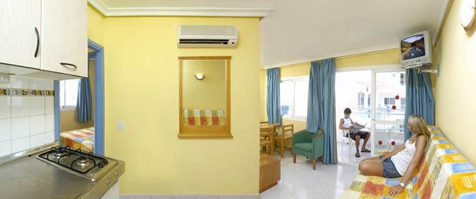 Apartamentos Mira Mola Figueretas Bilik gambar