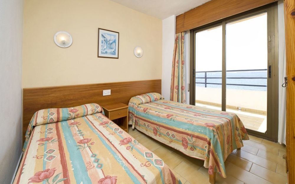 Apartamentos Mira Mola Figueretas Luaran gambar